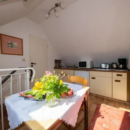 4 By Interhome *